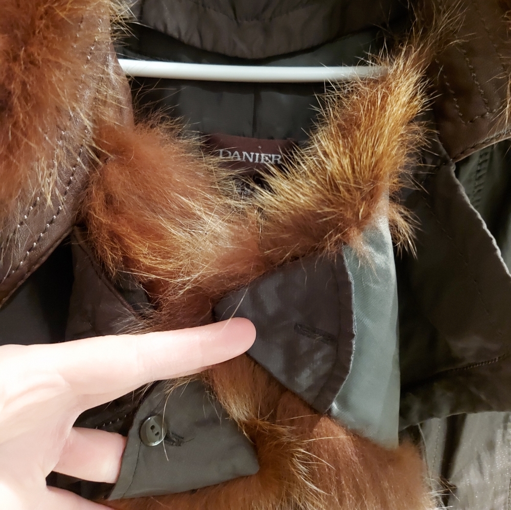 Danier | Winter Leather Fur Coat - Picture 3 of 16